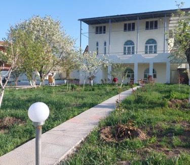 Jrvezh House | H&L Coworking and Live