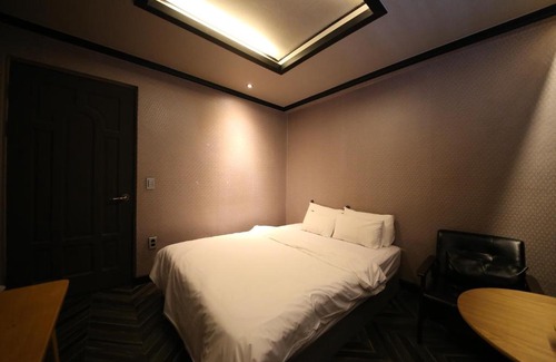 Gongju Hotel | H Motel