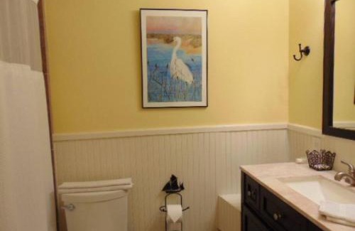 Demere Park House | H13 Ocean Walk Resort 2bdrm 2 bath downstairs great beds Great view and always a great breeze