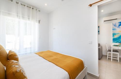 La Cala del Moral Apartment | H2La Cala del Moral Estudio 1ª linea mar en paseo maritimo