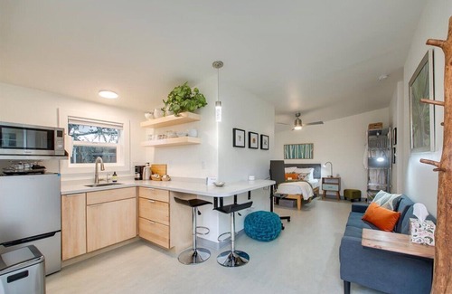 Sunset Apartment | #HabitueHomes - Green Spot Studio- Dog Friendly!
