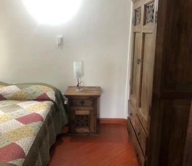 El Rosal House | HACIENDA MONCORA CABAÑA LAGO p 1