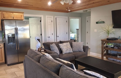 Hackberry House | Hackberry Hideaway I Waterfront On Lake Calcasieu