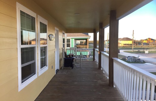 Hackberry House | Hackberry Hideaway I Waterfront On Lake Calcasieu