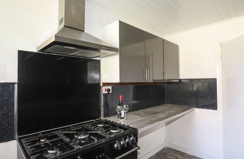 Penmaenmawr House | HADDEF PENMAENMAWR, pet friendly, with a garden in Penmaenmawr