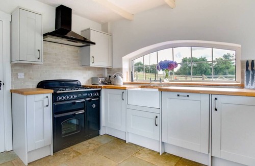 Trehafod House | Hafod Ganol Farm in Pontypridd