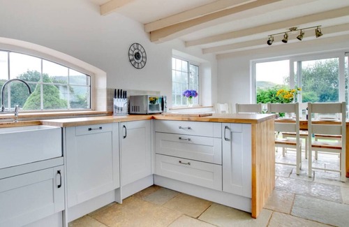 Trehafod House | Hafod Ganol Farm in Pontypridd