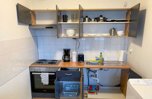 Stadtbezirk West Apartment | Hal11 Cosy Flat With TV & Wlan in Halle