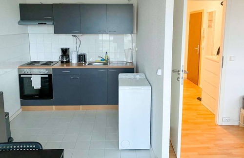 Stadtbezirk West Apartment | Hal11 Cosy Flat With TV & Wlan in Halle