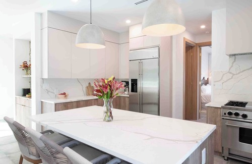 Old Man Bay House | Halcyon Point: New Luxurious Oceanfront Villa w/Pool, Spa + Tanning Terrace