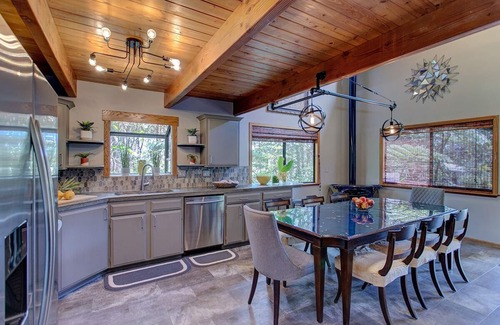 Royal Hawaiian Estates House | Halehikiola: 2 BR, 2 BA House in Volcano, Sleeps 6
