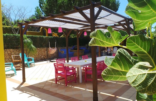 Penina Villa | Half hectare property, 6 comfort rooms w/private AC&Bathroom, garden, pool, 4-12 persons