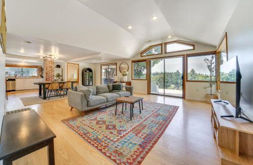 Lakeview House | half Mi to Yarrow Bay Family Home in Kirkland