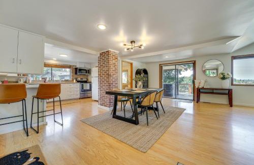 Lakeview House | half Mi to Yarrow Bay Family Home in Kirkland