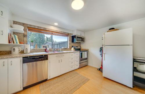 Lakeview House | half Mi to Yarrow Bay Family Home in Kirkland