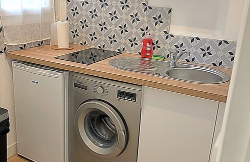 La Demi-Lune Apartment | Half-moon apartment