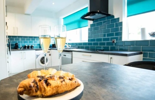 Tamworth House | Halford House ~ 3 Bedroom ~ Great location