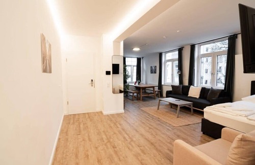 Eimsbuettel Apartment | Hamburg Gem for 12 Su