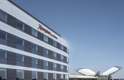 Colombier-Saugnieu Hotel | Hampton By Hilton Lyon Airport
