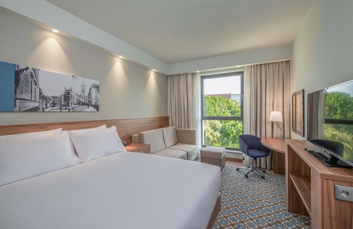 Brzezinka Hotel | Hampton by Hilton Oswiecim
