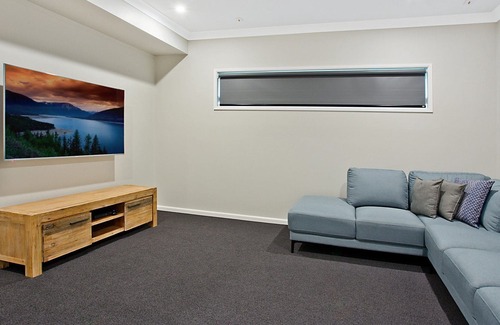 Bilambil Heights House | Hampton Heights - Stunning pet friendly home with pool!