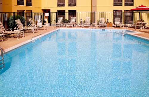 Baileys Crossroads Hotel | Hampton Inn Alexandria