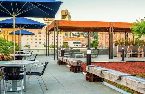 Pearl District Hotel | Hampton Inn And Suites By Hilton Portland-Pearl District