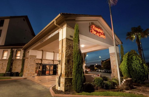 Webster Hotel | Hampton Inn and Suites Houston Clear Lake NASA