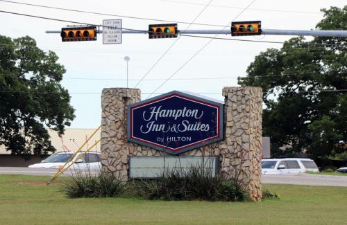 Stephenville Hotel | Hampton Inn and Suites Stephenville