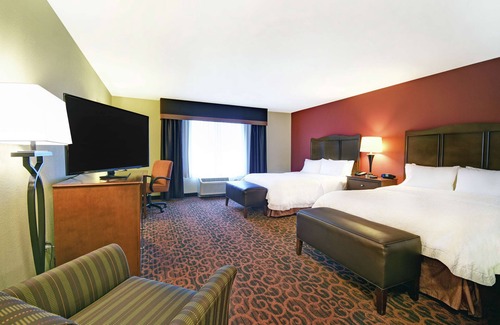 Beloit Hotel | Hampton Inn Beloit