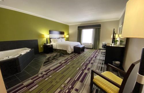 New Llano Hotel | Hampton Inn by Hilton Leesville Fort Johnson