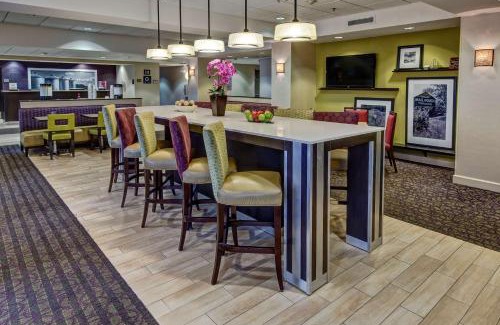 Dunn Hotel | Hampton Inn Dunn