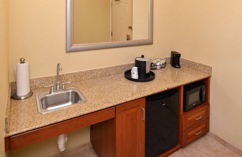 Evanston Hotel | Hampton Inn Evanston