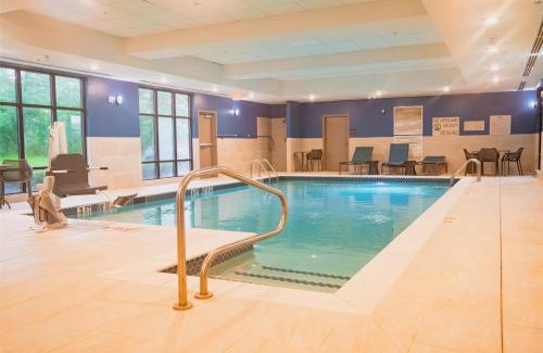 Gonzales Hotel | Hampton Inn Gonzales