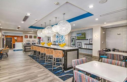 El Lago Hotel | Hampton Inn Houston NASA-Johnson Space Center