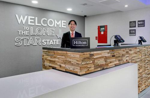 Pearland Hotel | Hampton Inn Houston-Pearland, TX