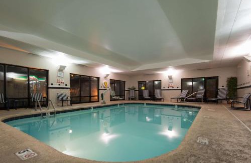 Mount Airy Hotel | Hampton Inn Mount Airy