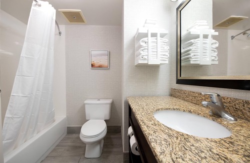 Central Newport News Hotel | Hampton Inn Newport News-Yorktown