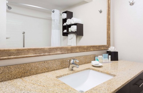 Willock Hotel | Hampton Inn Pittsburgh/West Mifflin