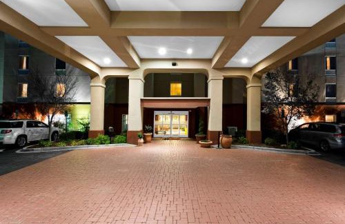 Statesville Hotel | Hampton Inn Statesville