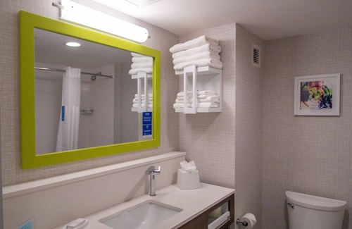 North Attleboro Hotel | Hampton Inn & Suites North Attleboro