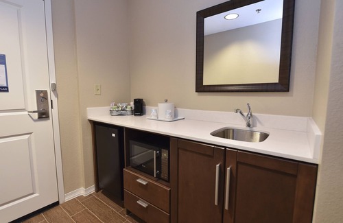 Alexandria Hotel | Hampton Inn & Suites Alexandria