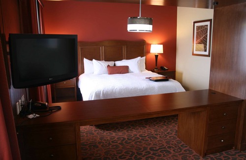 Bastrop Hotel | Hampton Inn & Suites Bastrop