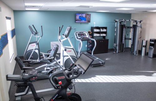 Big Rapids Hotel | Hampton Inn & Suites Big Rapids, Mi