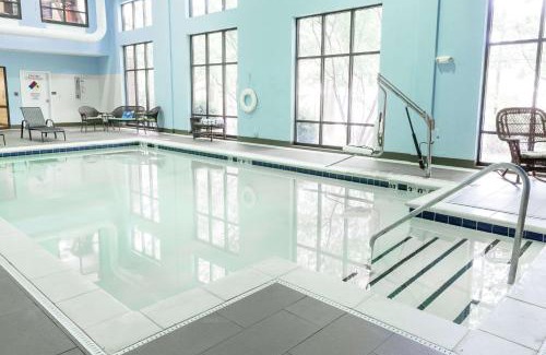 Chesapeake Hotel | Hampton Inn & Suites Chesapeake-Square Mall