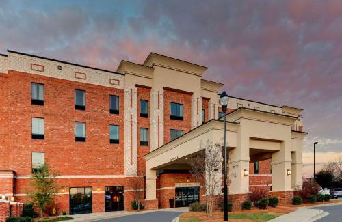 Hartsville Hotel | Hampton Inn & Suites - Hartsville, SC