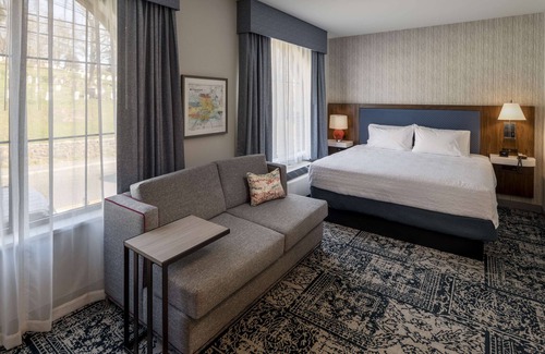 Huntington Hotel | Hampton Inn & Suites Huntington Downtown