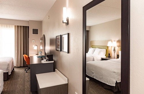 Elizabeth Hotel | Hampton Inn & Suites Newark Airport Elizabeth