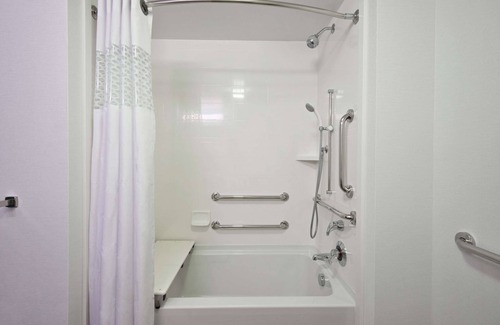 Wendel Hotel | Hampton Inn & Suites North Huntingdon-Irwin