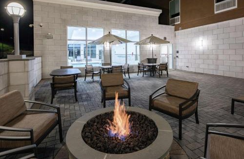 Rocky Hill Hotel | Hampton Inn & Suites Rocky Hill - Hartford South
